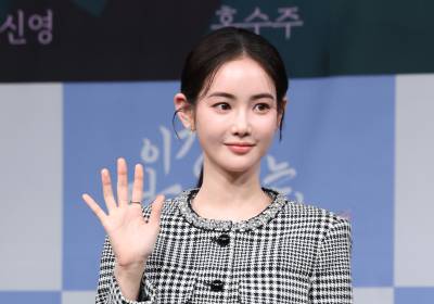 [포토] 홍수주, 예쁜 손인사