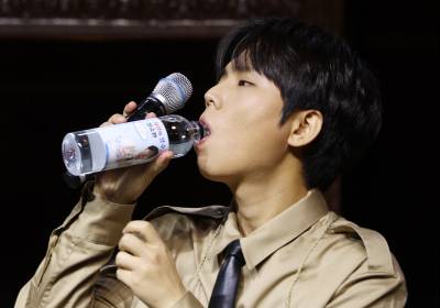 [포토] 정승환, 사랑의 정수를 담아 준비한 '물병'