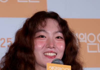 [포토]김푸름, 촬영하면서 함께 고생하며 송선미와 친해져