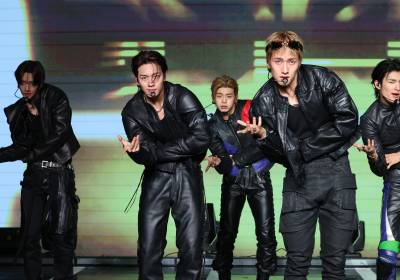 [포토] 82메이저, 카리스마 가득한 '트로피' 무대