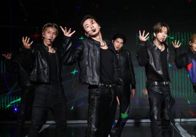 [포토] 82메이저, 중독성 강한 무대