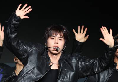 [포토] 82메이저 황성빈, 모두 흔들어~