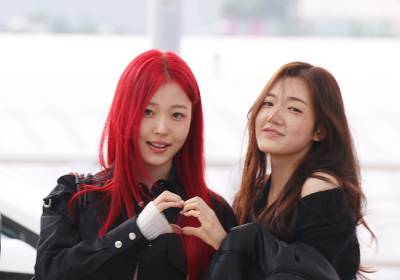 [포토] 앳하트 아린-서현, 귀엽게 만든 하트