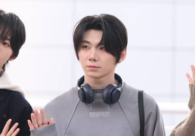 [포토] 아홉 박한, 시크한 손인사