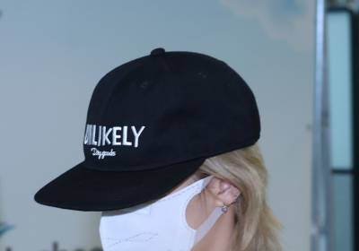 [포토] 케플러 히카루, 모자 푹 '힙함 가득한 분