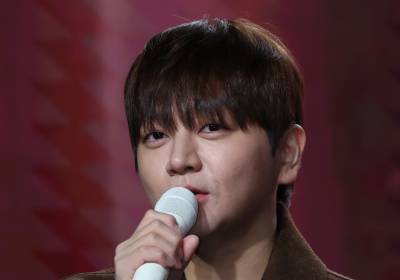 [포토] 인사말 하는 어반자카파 권순일