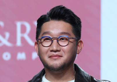 [포토] 어반자카파 박용인, 하트 포즈