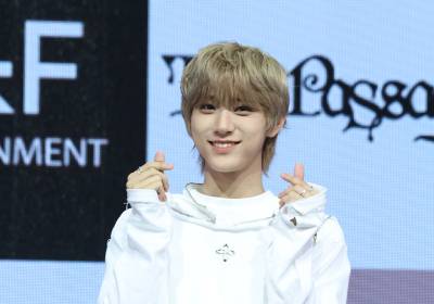 [포토] 아홉 다이스케, 귀여운 손가락 하트