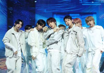 [포토] 아홉, 임팩트 넘치는 무대