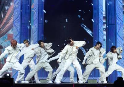 [포토] '피노키오는 거짓말을 싫어해' 멋진 안무 보여주는 아홉