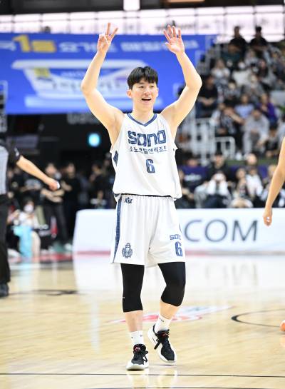 소노 '빅3' 52점 폭발…KT 제압하고 2연패 탈출