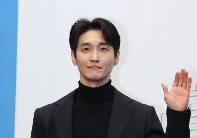 [포토] 장인섭, 훈훈한 손인사