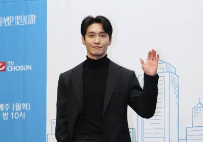 [포토] 장인섭, 멋스러운 손인사 포즈