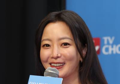 [포토] 인사말 하는 김희선