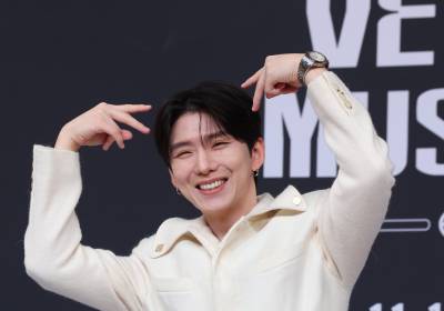 [포토] 몬스타엑스 기현, 아이돌 포즈를 보여드릴게요