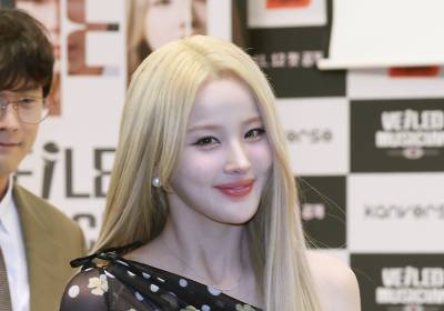 [포토] 키스오브라이프 벨, 금빛 아우라