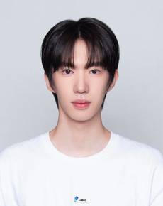 [단독] ‘떡볶이 수저’ 하민기, 7인조로 데뷔…그룹명은 에어헌드레드