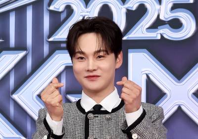 [포토]박서진, 장구 대신 하트