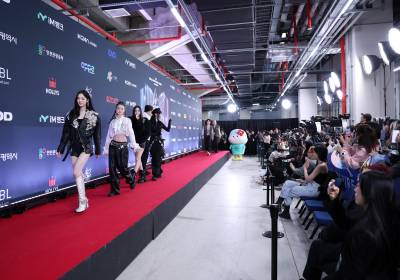 [포토]KGMA 레드카펫 밟는 미야오