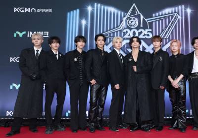 [포토]포즈 취하는 아이엔아이