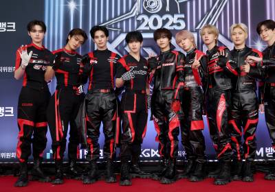 [포토]크래비티, 레이서 복장으로 무대 질주 예고