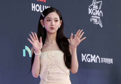 [포토]키키 이솔, 사랑스러운 손인사