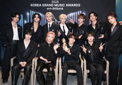 [포토]아이엔아이,'K팝 해외 아티스트 수상'