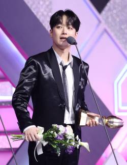 이찬원, KGMA 베스트 어덜트 컨템포러리 2관왕