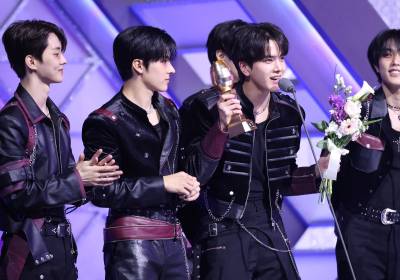 [포토] 더보이즈, 베스트 아티스트상 감사해요