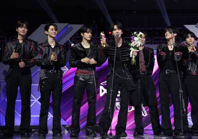 [포토]더보이즈, 베스트아티스트 수상소감