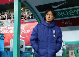 홍명보 감독 “선수들의 근성 강했다, 공격 패턴은 다른 포메이션으로 나서 부족함 있었다” 