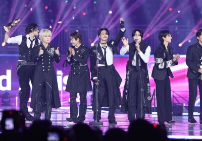 [포토] 에이티즈,  KGMA 올해의 '그랜드 아티스트'