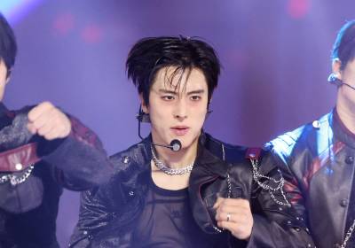 [포토] 더보이즈 에릭, 블랙 시스루