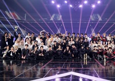 [포토]2025 KGMA, 내일 무대도 기대하세요!