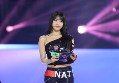 [포토] 키스오브라이프 나띠, 떨리는 MC 무대