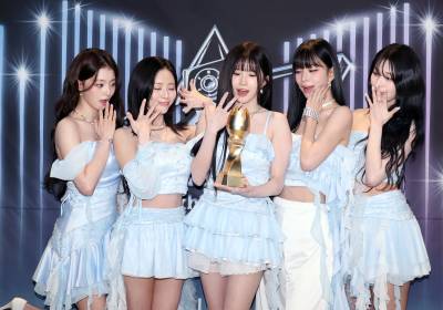 [포토]프로미스나인,베스트 뮤직 수상!