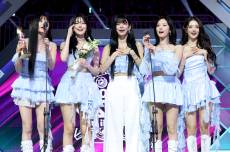 [단독] 프로미스나인 “KGMA 베스트 뮤직 10 뜻깊어…자부심 느낄 수 있는 팀 될 것” [IS인터뷰]