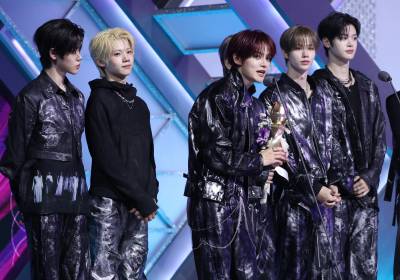 [포토] 클로즈 유어 아이즈, 'IS루키' 상 고마워요