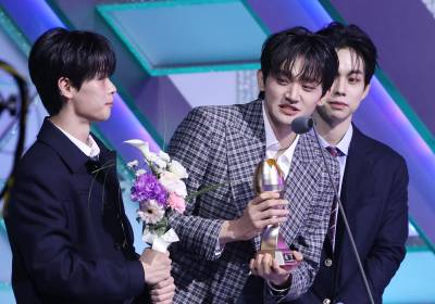 [포토] 루시, KGMA '베스트 밴드' 상 수상