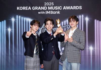 [포토]루시,KGMA트로피와 함께