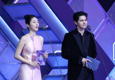 [포토] KGMA 시상자로 나서는 박세완-옹성우