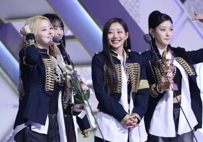 [포토] 키스오브라이프, KGMA '베스트 뮤직 10' 수상