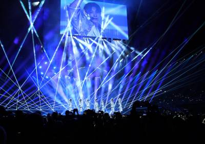 [포토]넥스지, 화려한 조명쇼와 함께