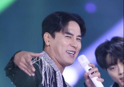 [포토] 장민호, 민트 향한 카리스마 눈빛