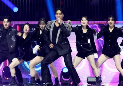 [포토]장민호, 전직 아이돌다운 몸놀림