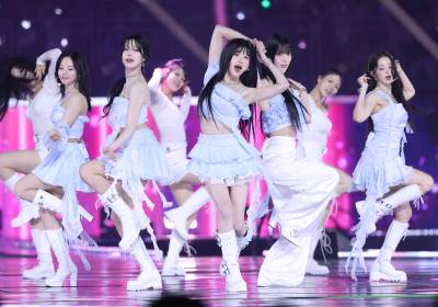 [포토] 프로미스나인, 봄 향기가 물씬