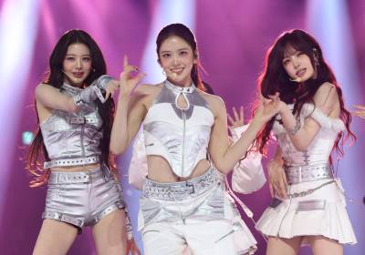 [포토]장원영 안유진 리즈, 미녀 삼총사