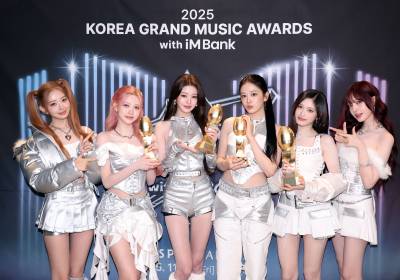 [포토]아이브,'트로피 4개 들고'