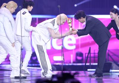 [포토] 토니안, 스트레이 키즈 축하해요