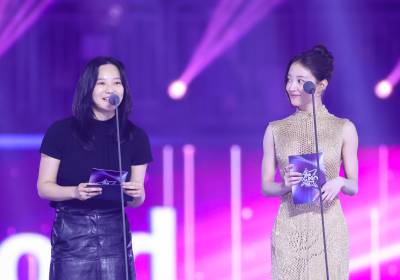 [포토] 이세영, 곽혜은 대표와 함께 KGMA 시상자로